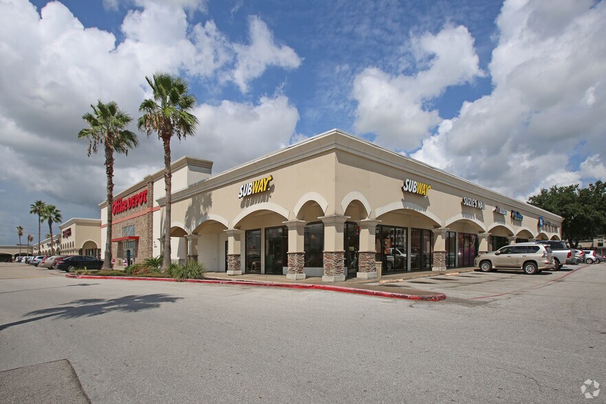 More Photos Of 961 Nasa Pky, Houston Unknown For Lease