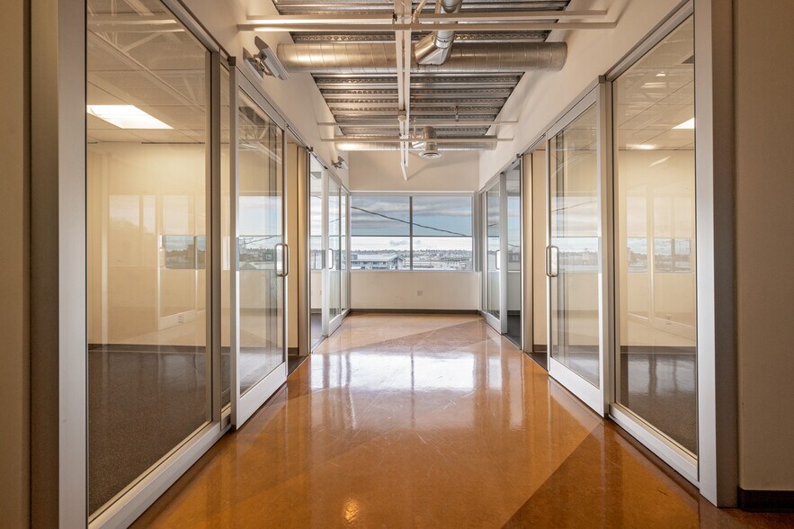 More Photos Of 3257 16th Ave W, Seattle Office For Lease