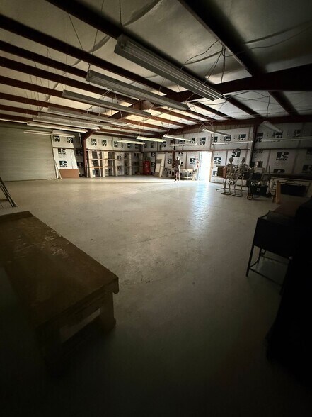 More Photos Of 1119 W Tharpe St, Tallahassee Warehouse For Lease