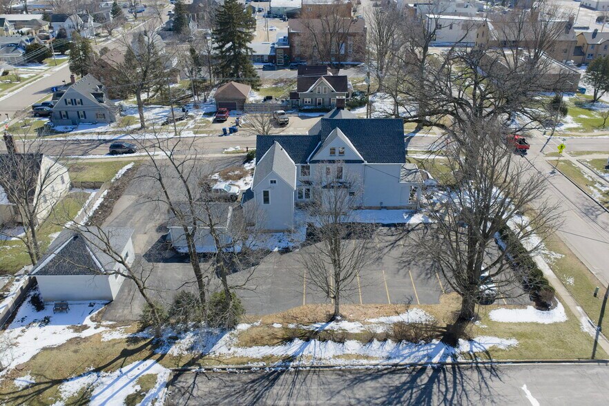 More Photos Of 303 N Main St, Elburn General Retail For Sale