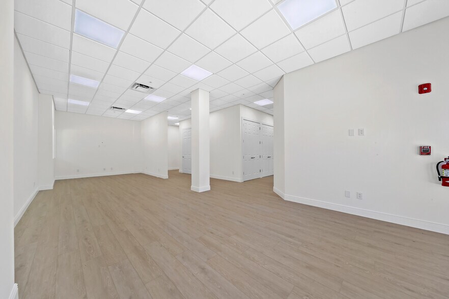 More Photos Of 1340 Commerce way, Stuart Warehouse For Lease