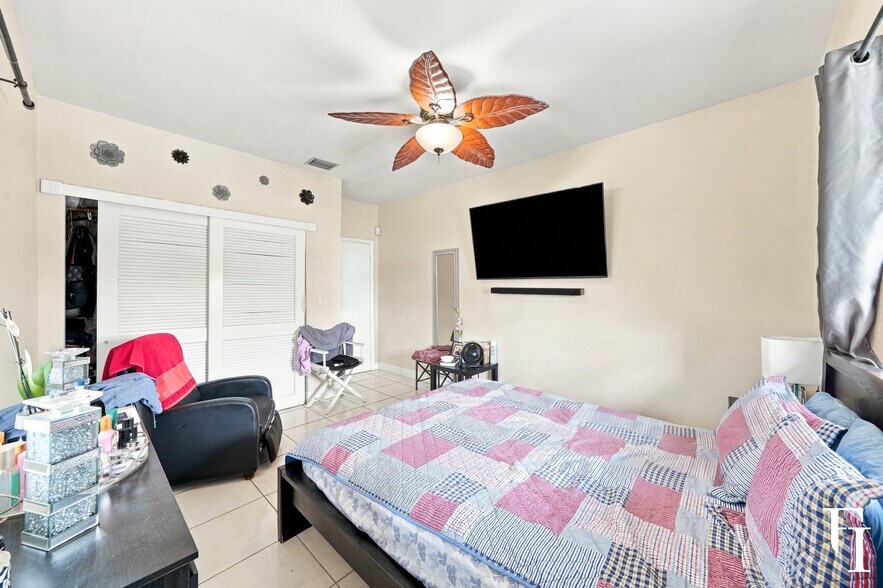 More Photos Of 1353 SW 1st St, Miami Storefront Retail Residential For Sale