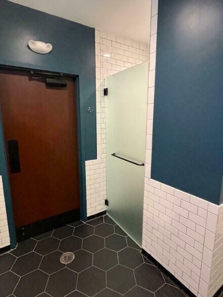 More Photos Of 655 31st St S, Saint Petersburg Industrial For Sale