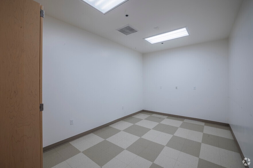 More Photos Of 355 N Wiget Ln, Walnut Creek Office For Sale