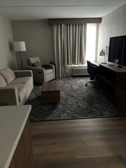 More Photos Of 1100 Mediterranean Ave, Columbus Hotel For Sale