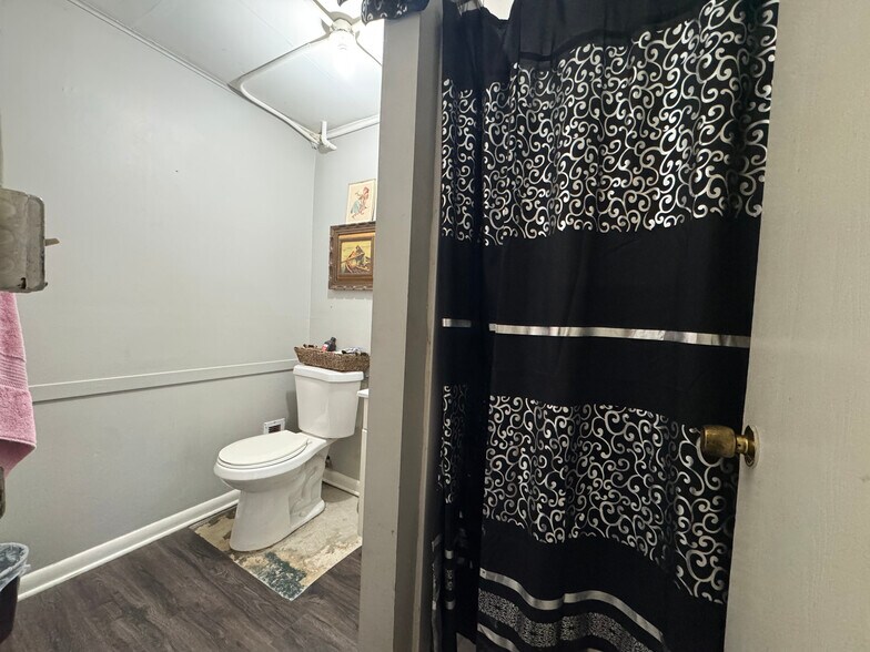 More Photos Of 140 N West St, Crown Point Apartments For Sale