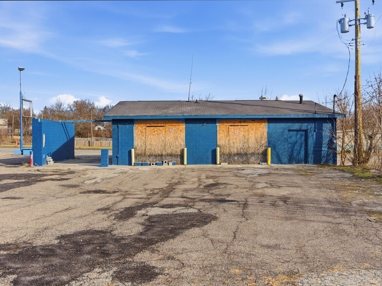 More Photos Of 684 Auburn Ave, Pontiac Auto Repair For Sale