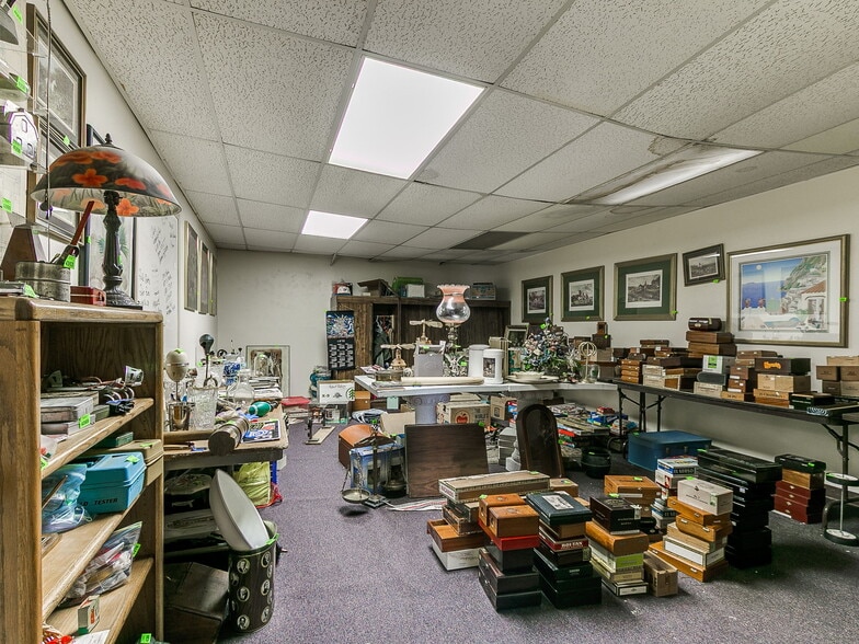 More Photos Of 809 SW 4th St, Moore Religious Facility For Sale