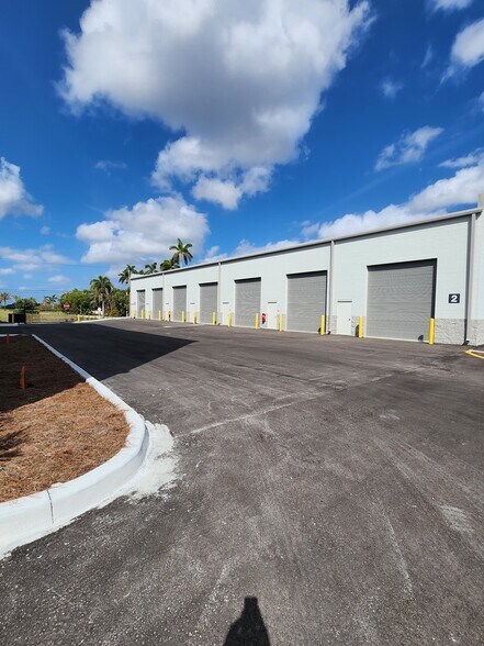 More Photos Of 3031 Palm Beach Blvd, Fort Myers Warehouse For Lease