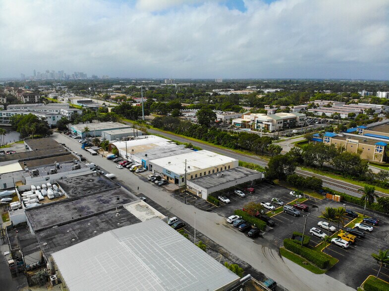 More Photos Of 3031-3035 NE 12th Ter, Oakland Park Warehouse For Sale