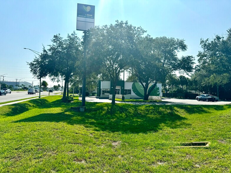 More Photos Of 14474 Beach Blvd, Jacksonville Fast Food For Lease