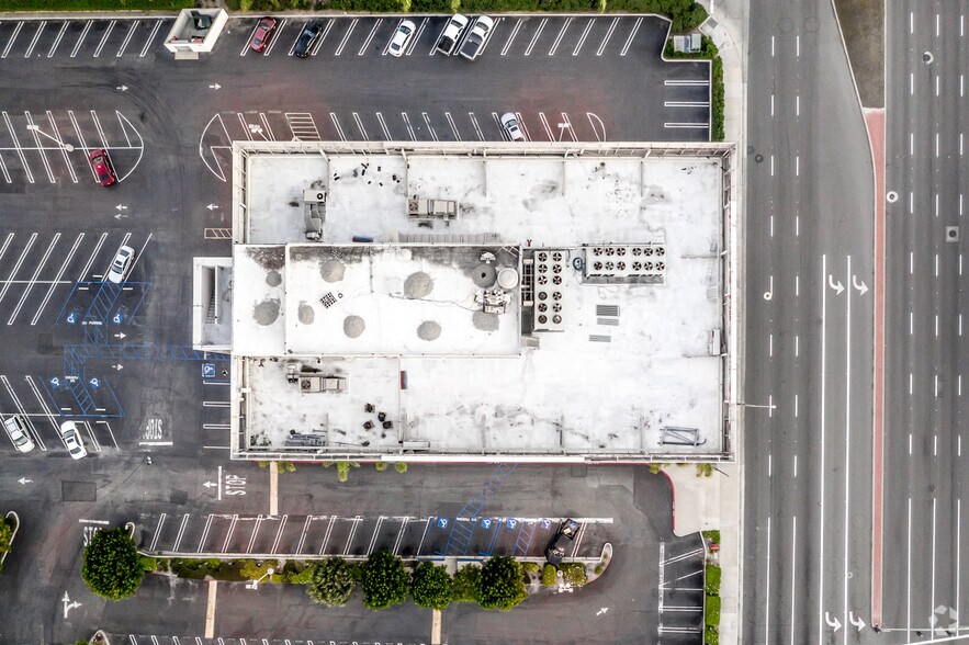 More Photos Of 2700 N Main St, Santa Ana Office For Lease
