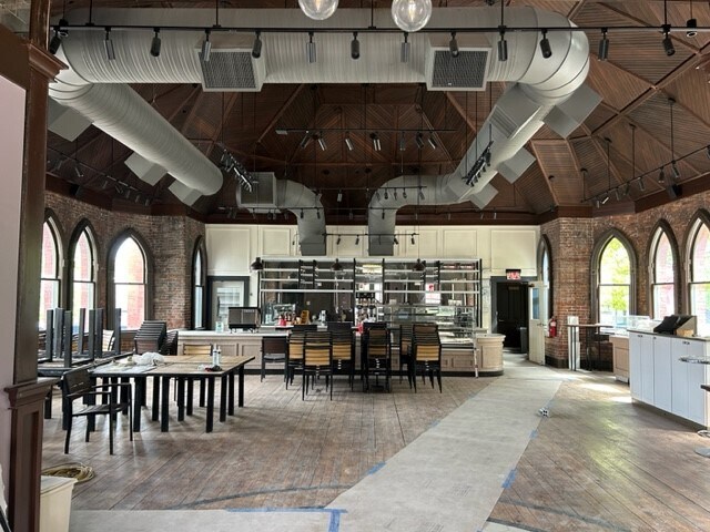 More Photos Of 1 Mgm Way, Springfield Fast Food For Lease