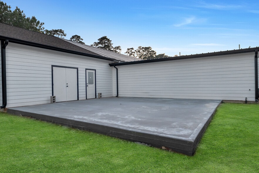 More Photos Of 5607 Sapp Rd, Conroe Lodge Meeting Hall For Sale