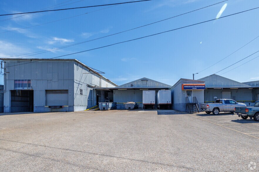 More Photos Of 119 Anderson Ct, Dothan Warehouse For Lease