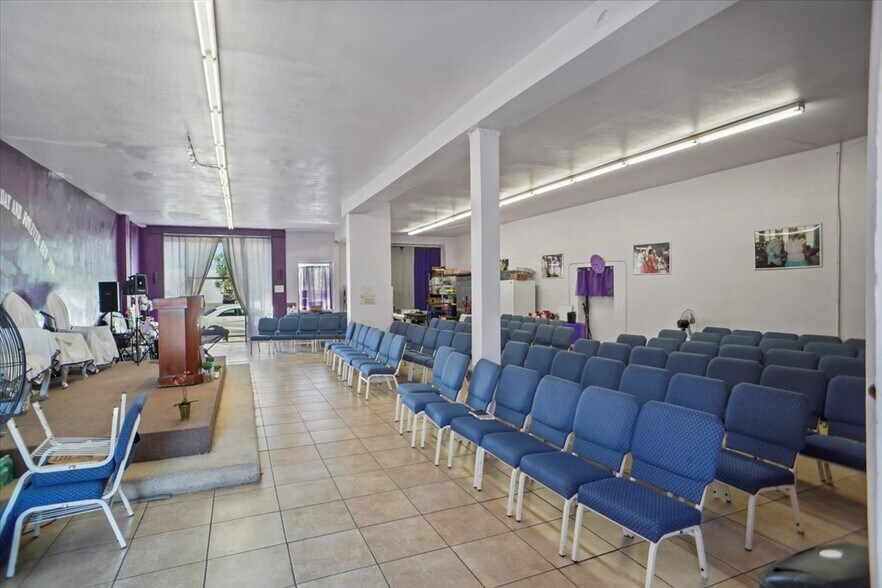 More Photos Of 5014 S Western Ave, Los Angeles Freestanding For Sale