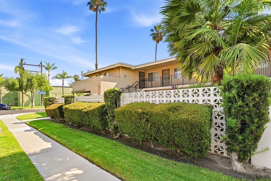 More Photos Of 1184 W Casa Grande Ave, Anaheim Apartments For Sale