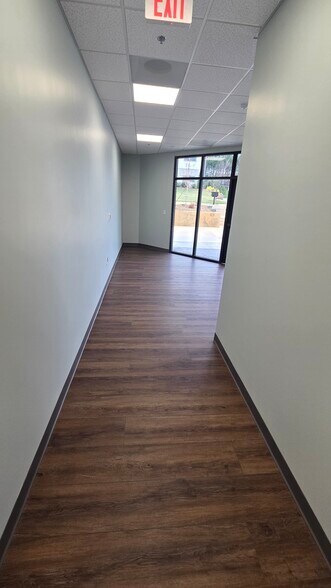 More Photos Of 168 Thunder Rd, Mooresville Light Manufacturing For Lease