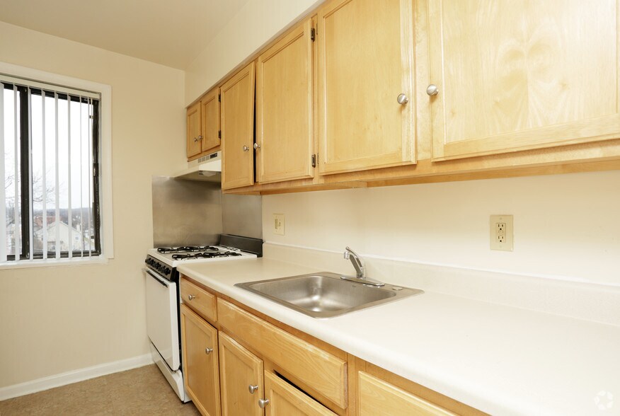 More Photos Of 3647 6th St SE, Washington Apartments For Sale