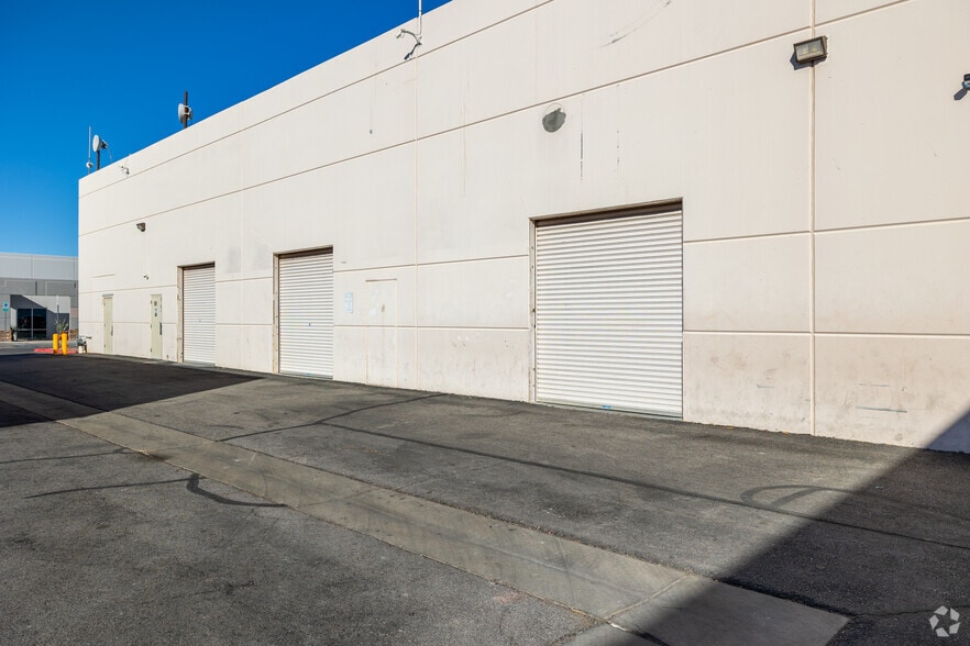 More Photos Of 2455 W Cheyenne Ave, North Las Vegas Light Manufacturing For Lease