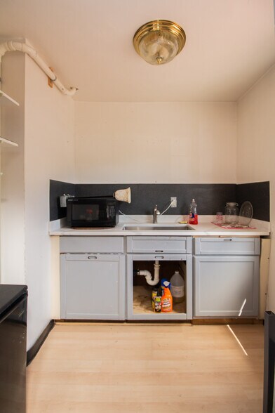 More Photos Of 636 Sunderland Rd, Worcester Freestanding For Lease