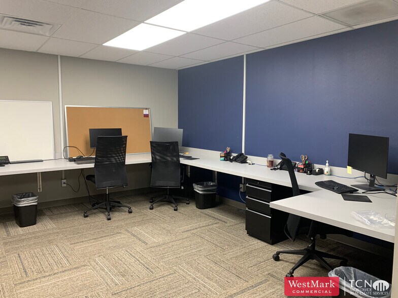More Photos Of 4502-4516 Englewood Ave, Lubbock Office For Lease