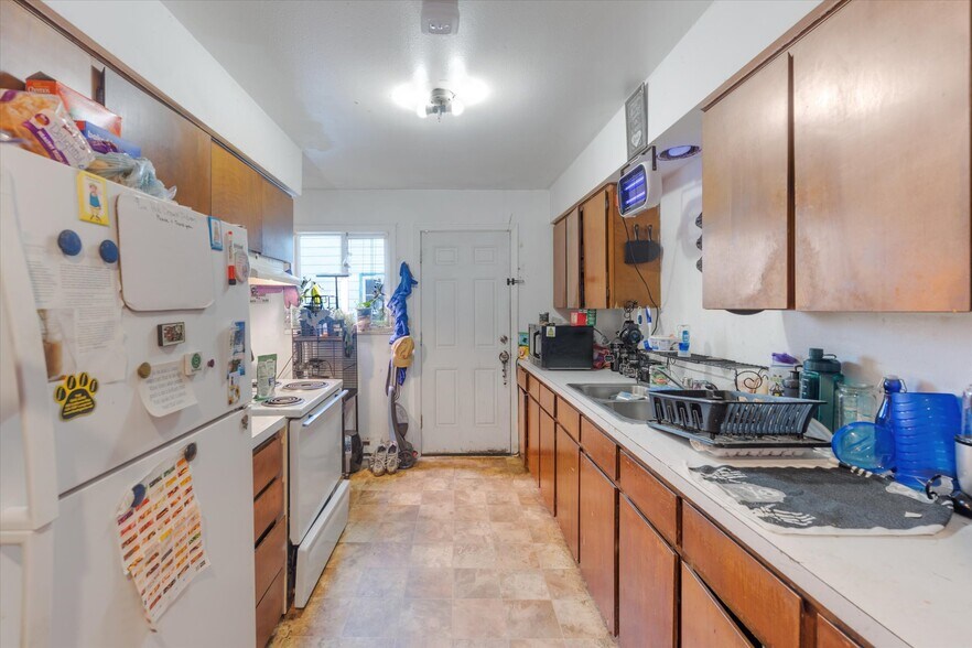 More Photos Of 227 24th Ave, Longview Apartments For Sale
