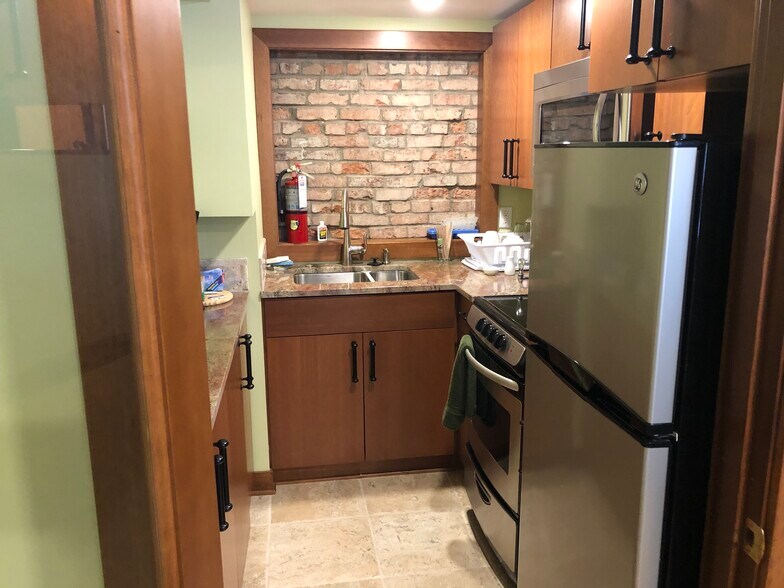 More Photos Of 81 S Main St, Seattle Storefront Retail Office For Lease