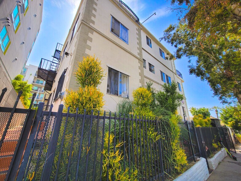 More Photos Of 722 S Manhattan Pl, Los Angeles Apartments For Sale