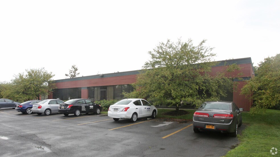More Photos Of 4713 Crossroads Park Dr, Liverpool Office For Lease