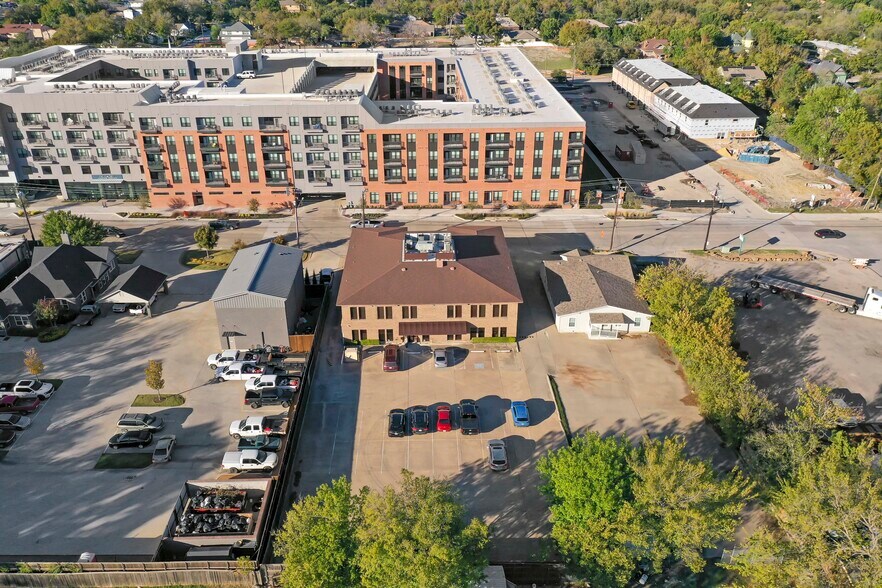 More Photos Of 1312 E 14th St, Plano Office For Lease