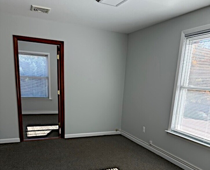 More Photos Of 456 W Jericho Tpke, Huntington Loft Creative Space For Lease