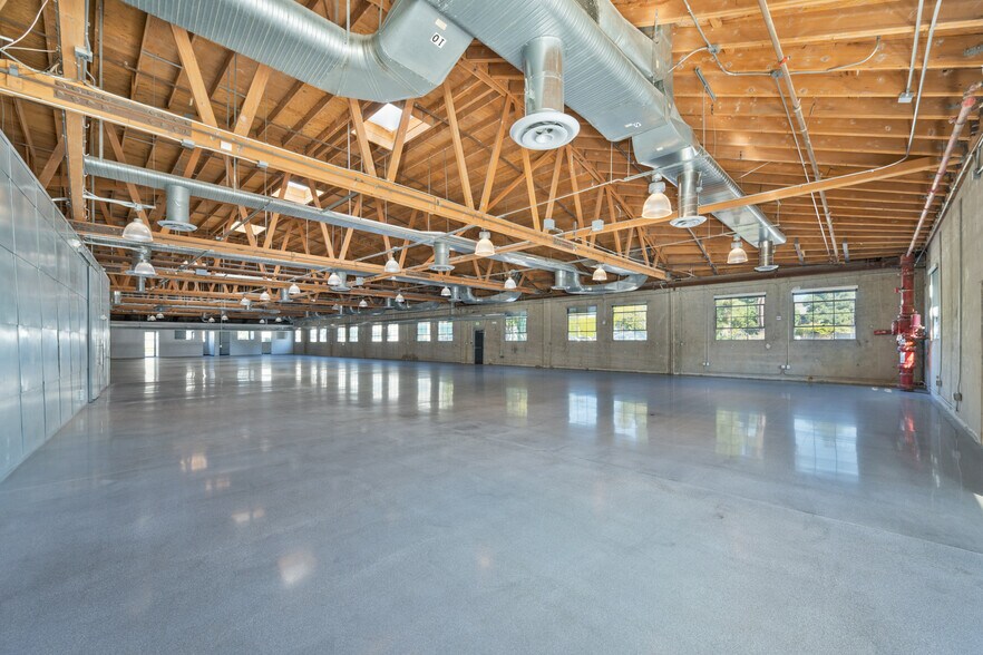More Photos Of 10567 Jefferson Blvd, Culver City Loft Creative Space For Lease