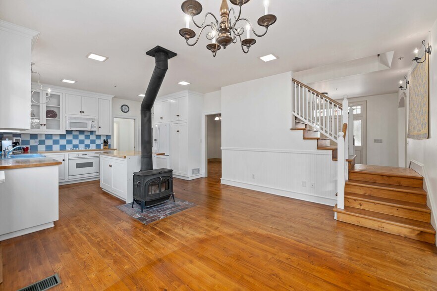 More Photos Of 11660 Lonesome Valley Rd, Leona Valley Specialty For Sale