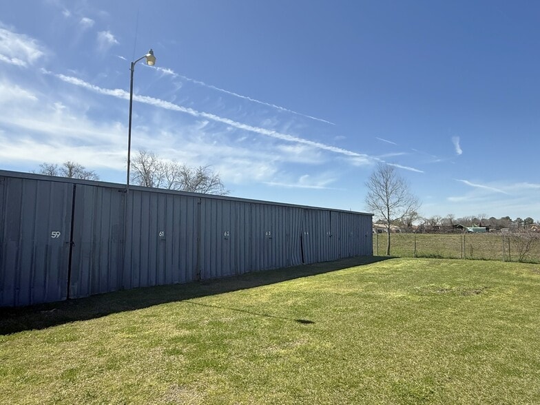 More Photos Of 1640 Lindbergh Dr, Beaumont Specialty For Sale