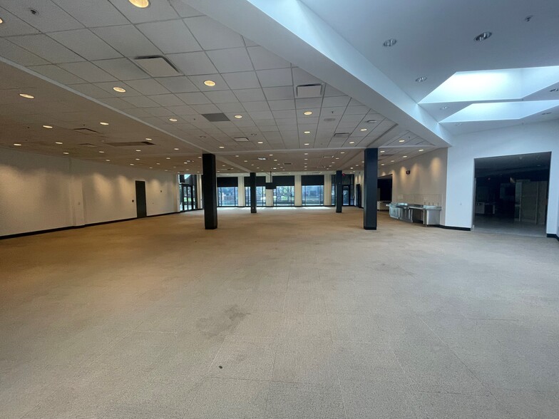 More Photos Of 5959 Bigger Rd, Kettering Light Distribution For Sale