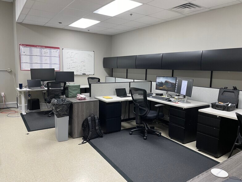 More Photos Of 4906 NW Research Dr, Huntsville Office For Lease