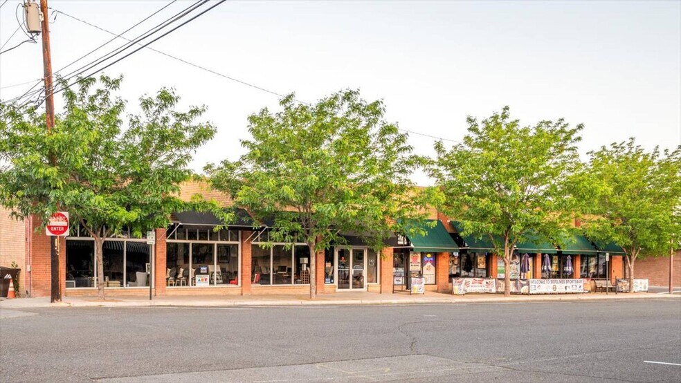 More Photos Of 430 N 1st St, Montrose General Retail For Sale