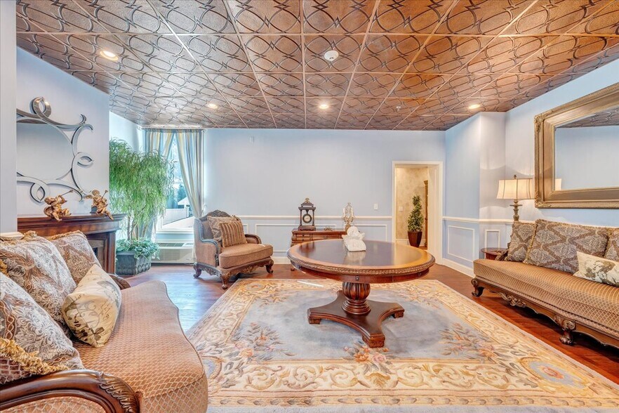 More Photos Of 812 E Main St, Bedford Lodge Meeting Hall For Sale