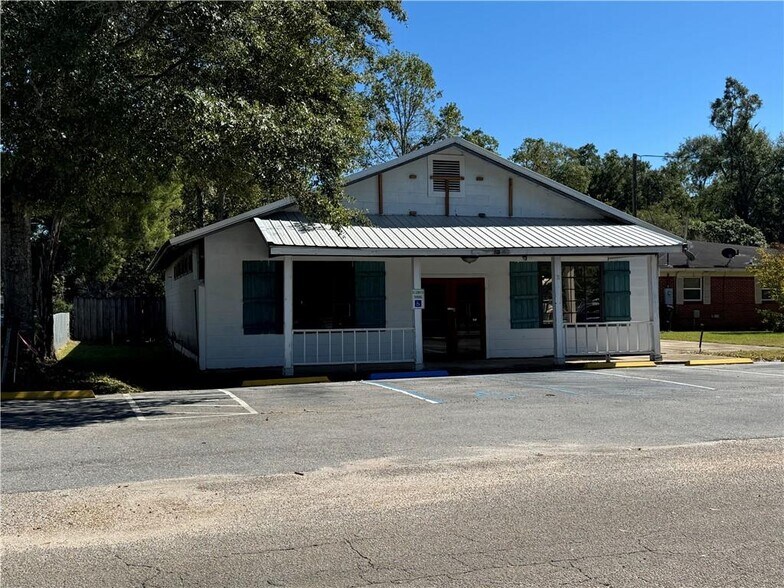 More Photos Of 5566 4th St, Satsuma Daycare Center For Sale