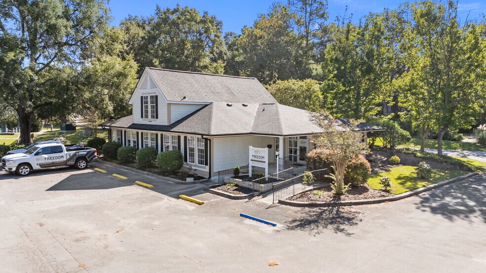 More Photos Of 44 Shoreline Dr, New Bern Medical For Sale