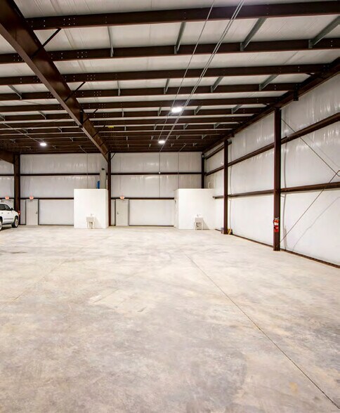 More Photos Of 2519 Wessinger Rd, Chapin Flex For Lease