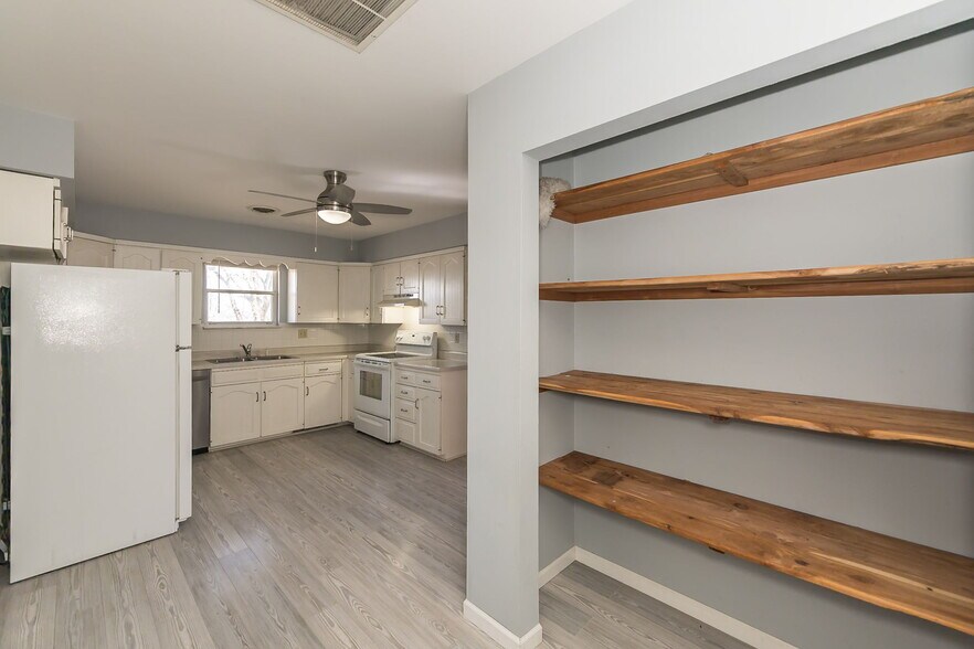 More Photos Of 3166 Highway B, Berger Winery Vineyard For Sale