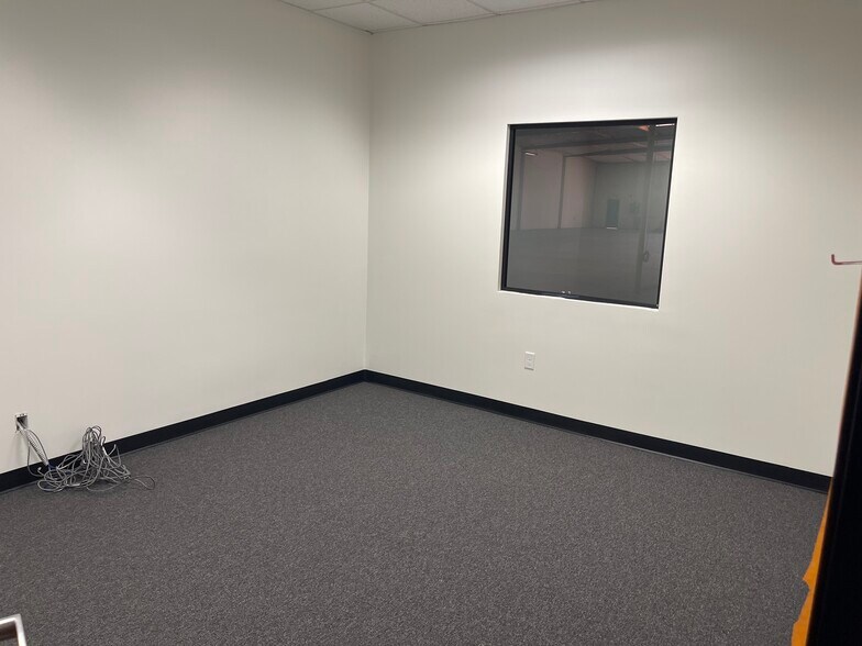 More Photos Of 11760 Slauson Ave, Santa Fe Springs Manufacturing For Lease