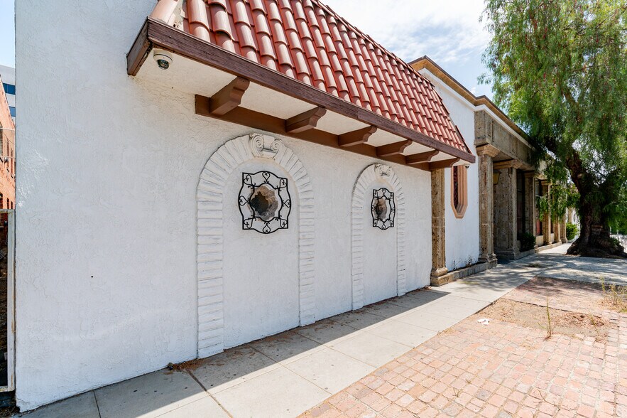 More Photos Of 333 E Colorado St, Glendale Unknown For Lease
