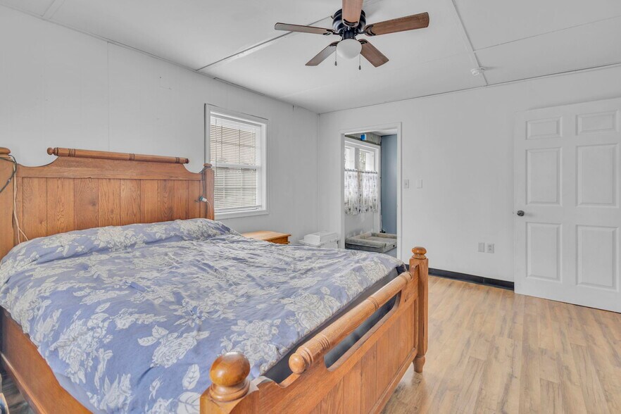 More Photos Of 106 Carr St, Nicholson Assisted Living For Sale