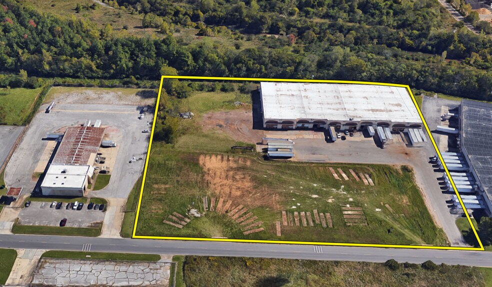 More Photos Of 611-621 Republic Cir, Birmingham Warehouse For Lease