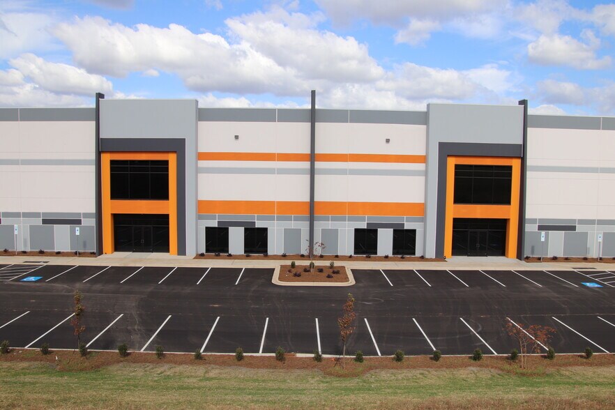 More Photos Of 150 Southridge Pky, Bessemer City Distribution For Lease