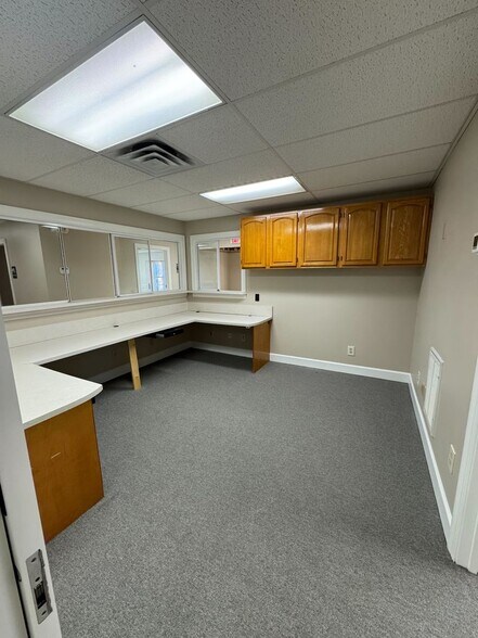 More Photos Of 1369 W Andrew Johnson Hwy, Morristown Medical For Lease