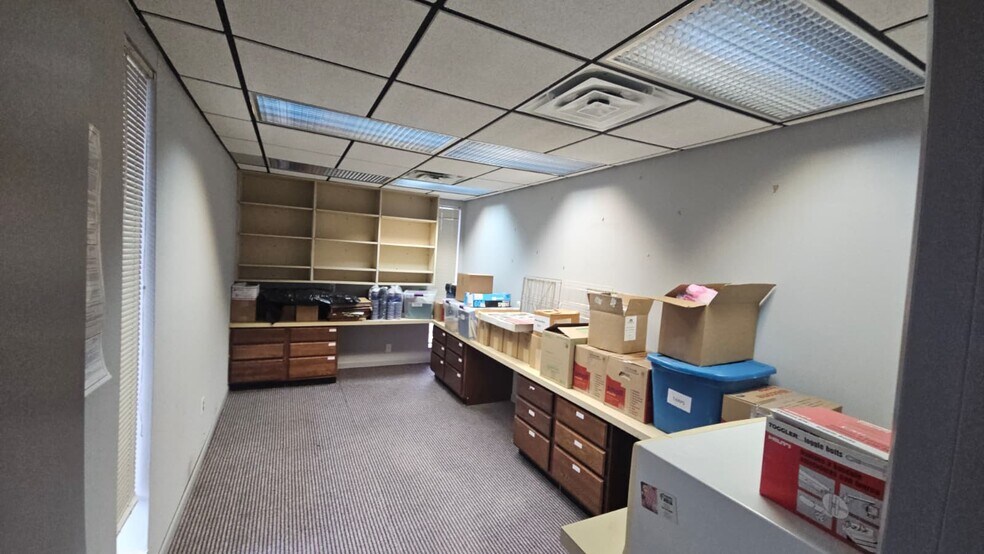 More Photos Of 6721 N Merriman Rd, Garden City Office For Sale